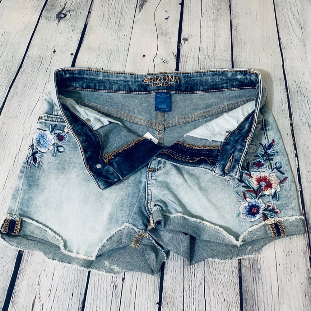 Arizona Jeans | Embroidered Floral Denim Shorts - Picture 4 of 4